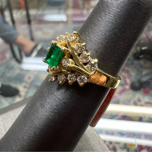 14k Yellow Gold Diamond & Emerald Ring - Picture 6 of 8